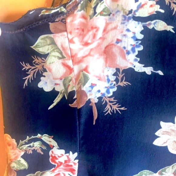 Joie racer back Navy Floral Silk Tank Top Blouse with feminine scallop d… - Picture 6 of 8